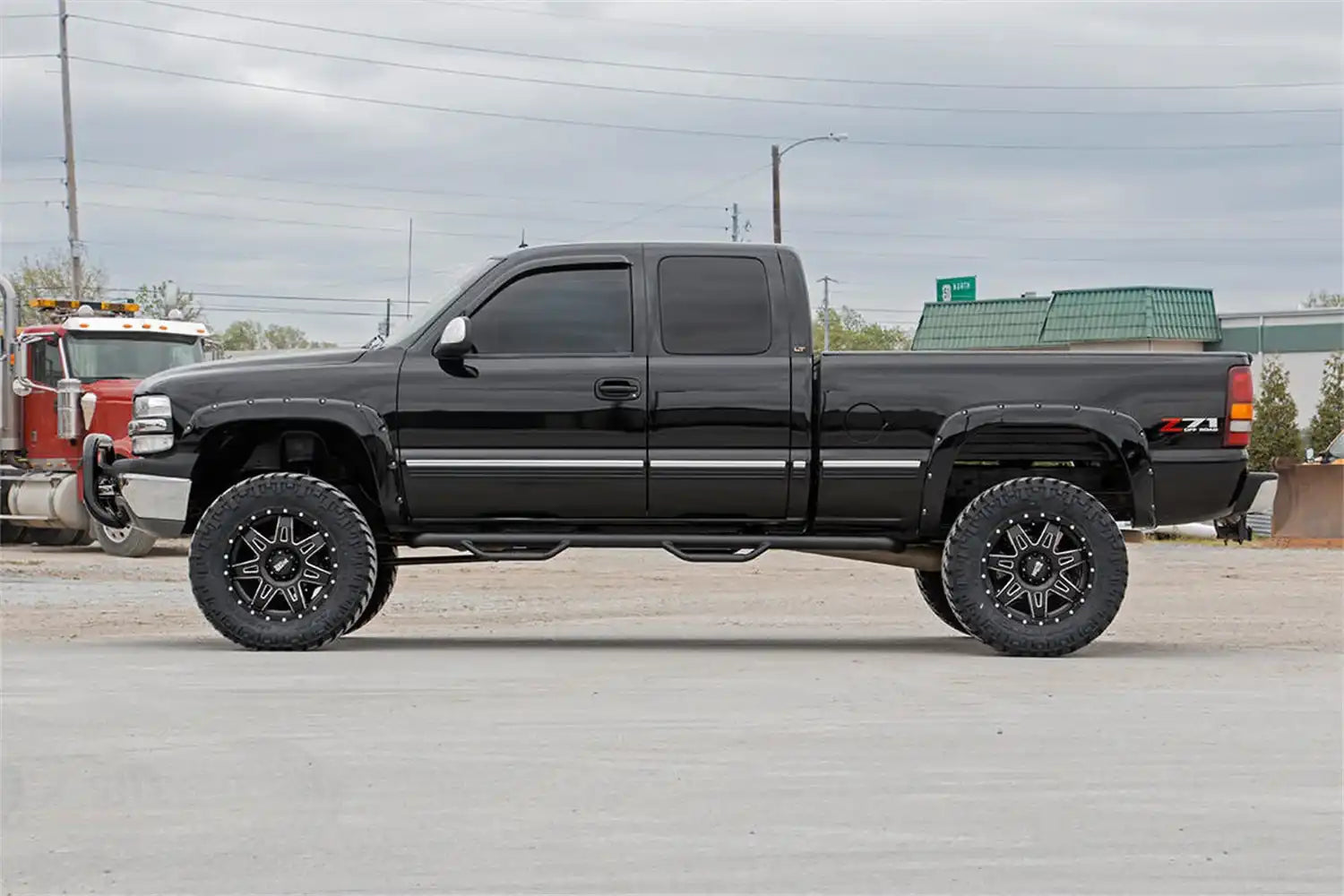 chevy-02-silverado-black-ds-constr-272n2_2.jpg