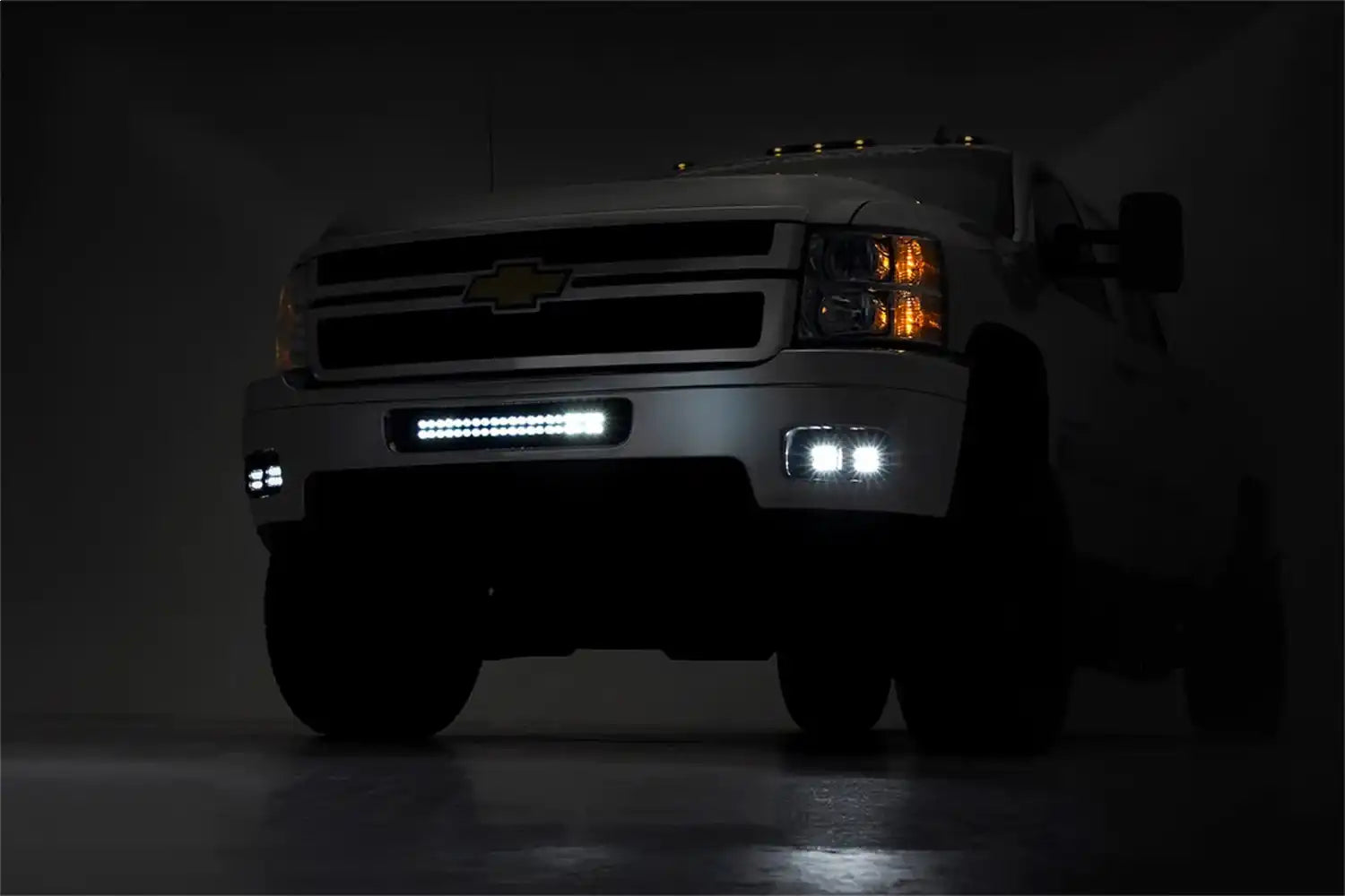 chevy-led-fog-lights_70628-studio-darkv2_3_1.jpg