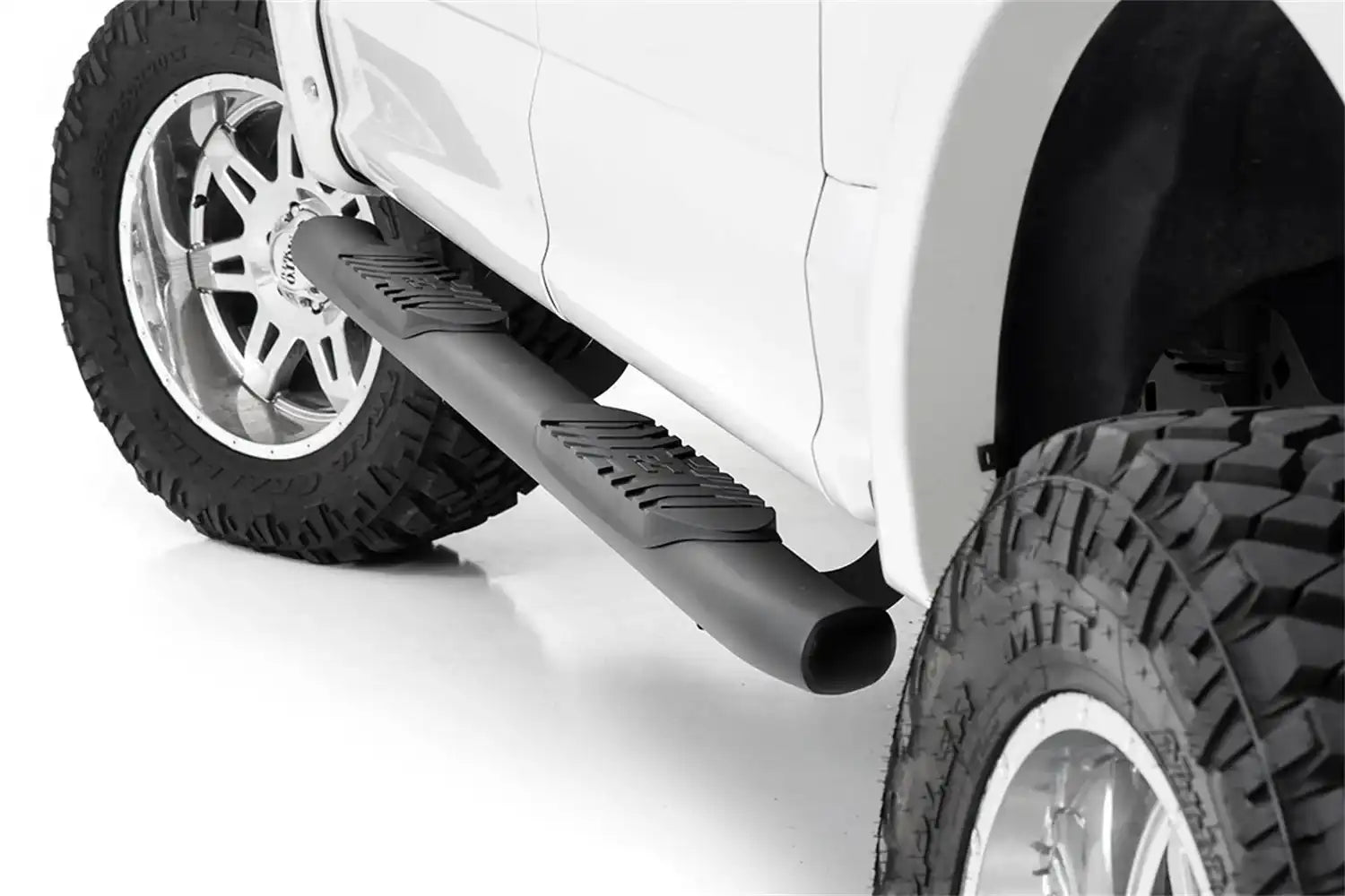 f150-oval-step-install1_1.jpg