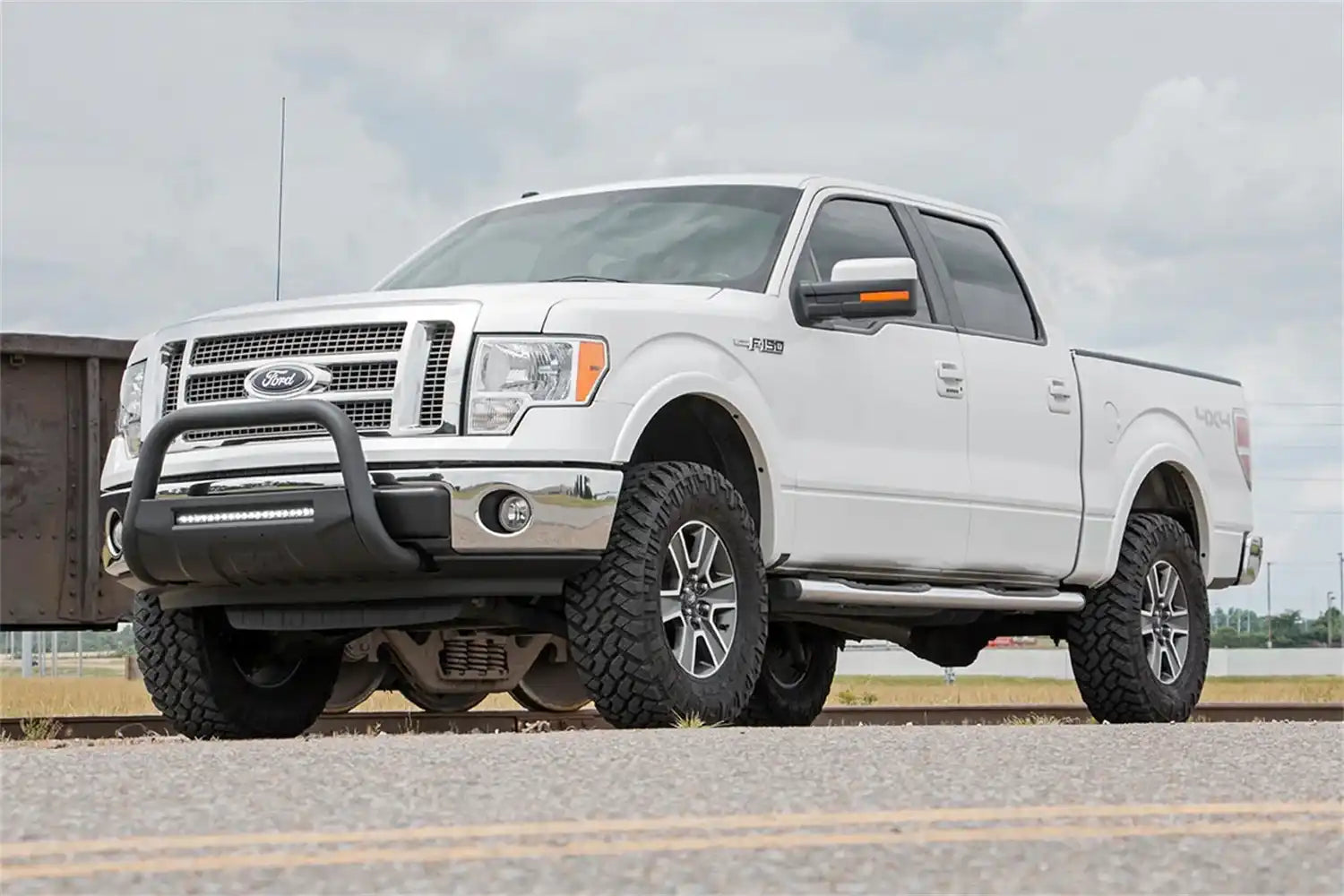 ford-lift-kit_54420-whitef150_1.jpg