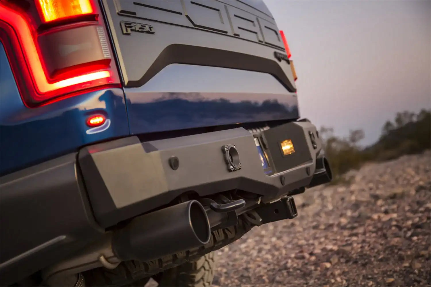 ici-alumilite-bumper-rbm17fdn-lifestyle.jpg