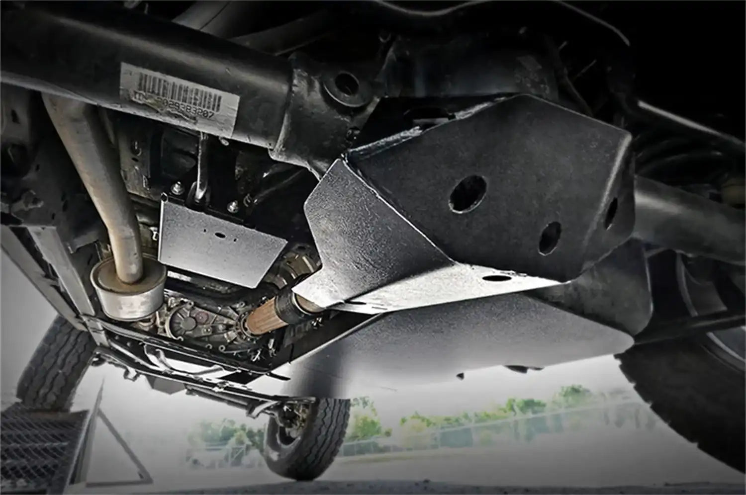 jeep-jk-dana-44-rear-skid-plate_799-installed.jpg