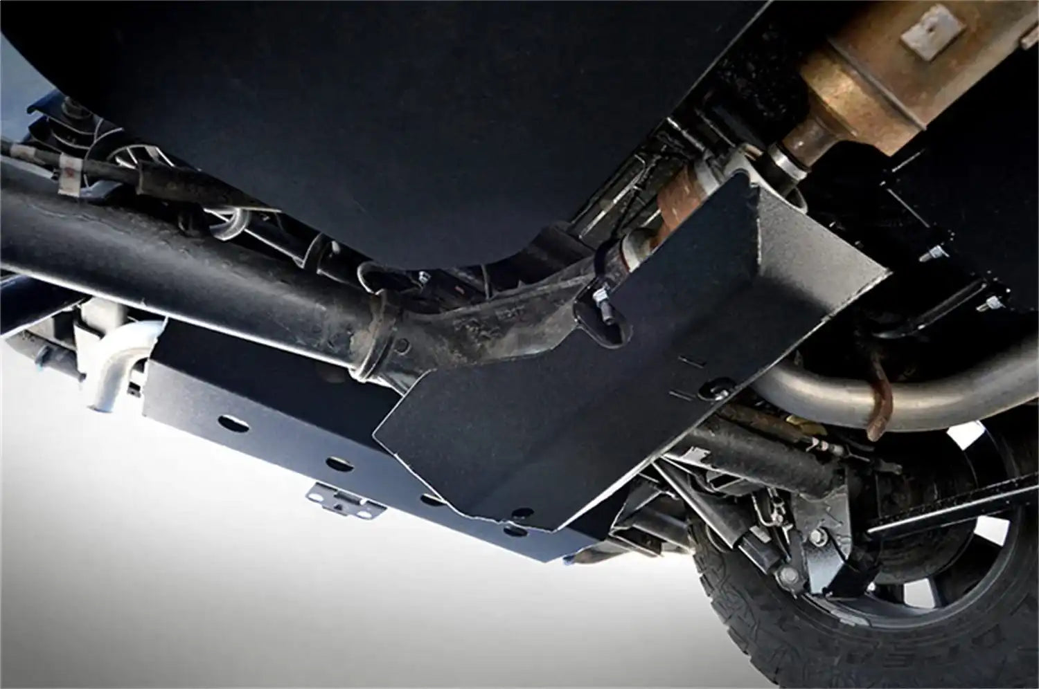 jeep-jk-front-dana-44-skid-plate_799-installed-1.jpg