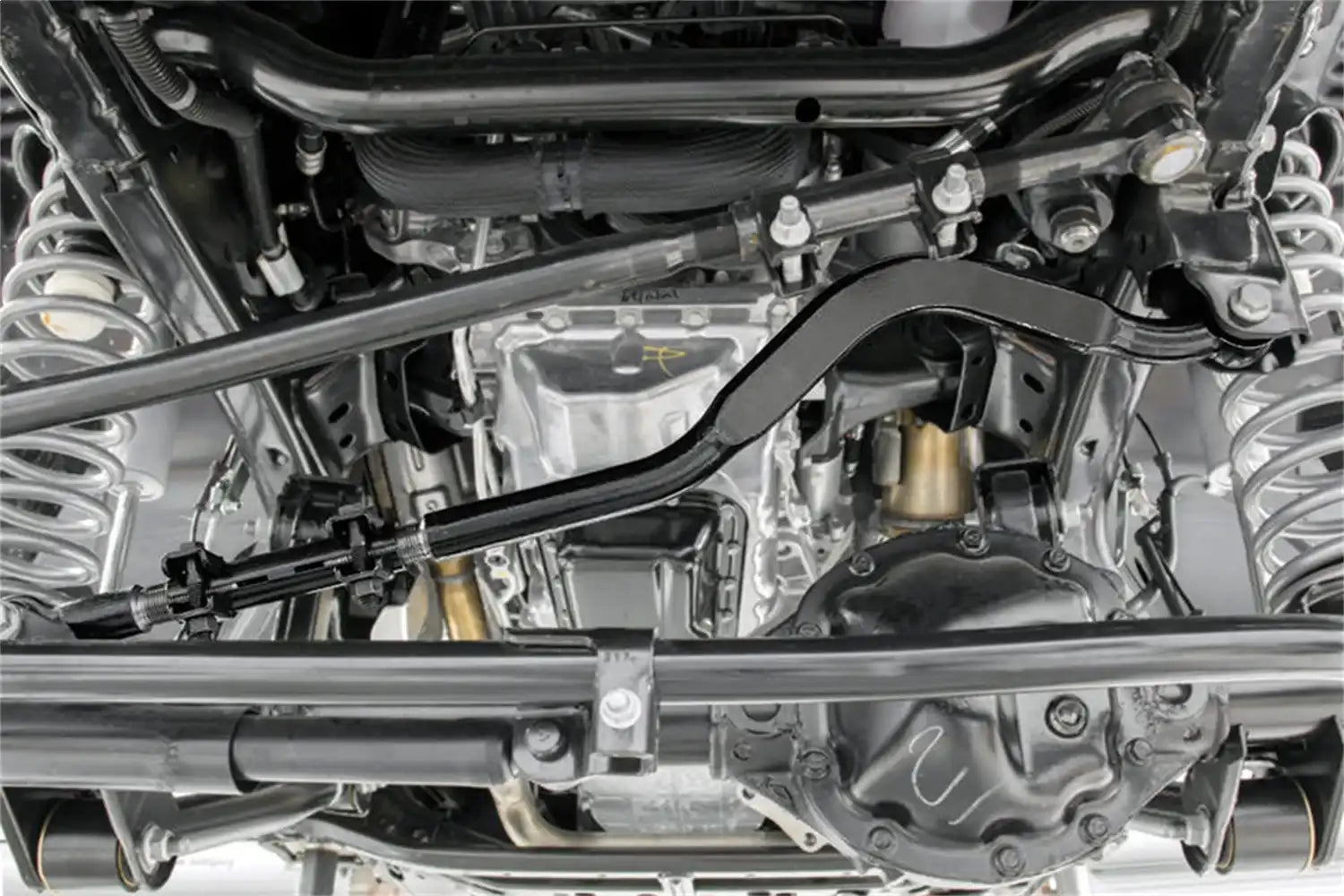 jeep-jk-track-bar_1179-installed-zoom_1.jpg