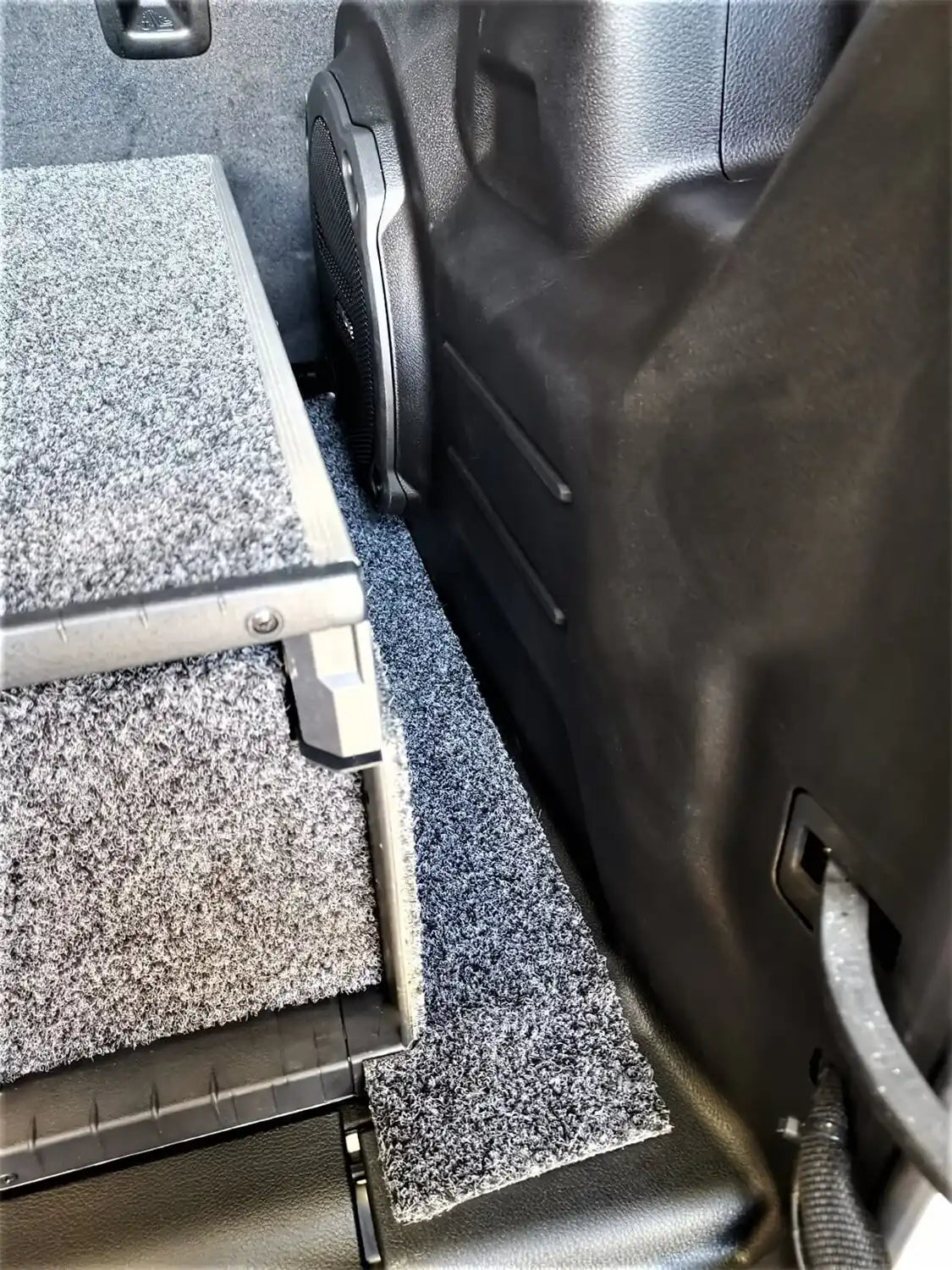 jl_drawers_with_sub2.jpg