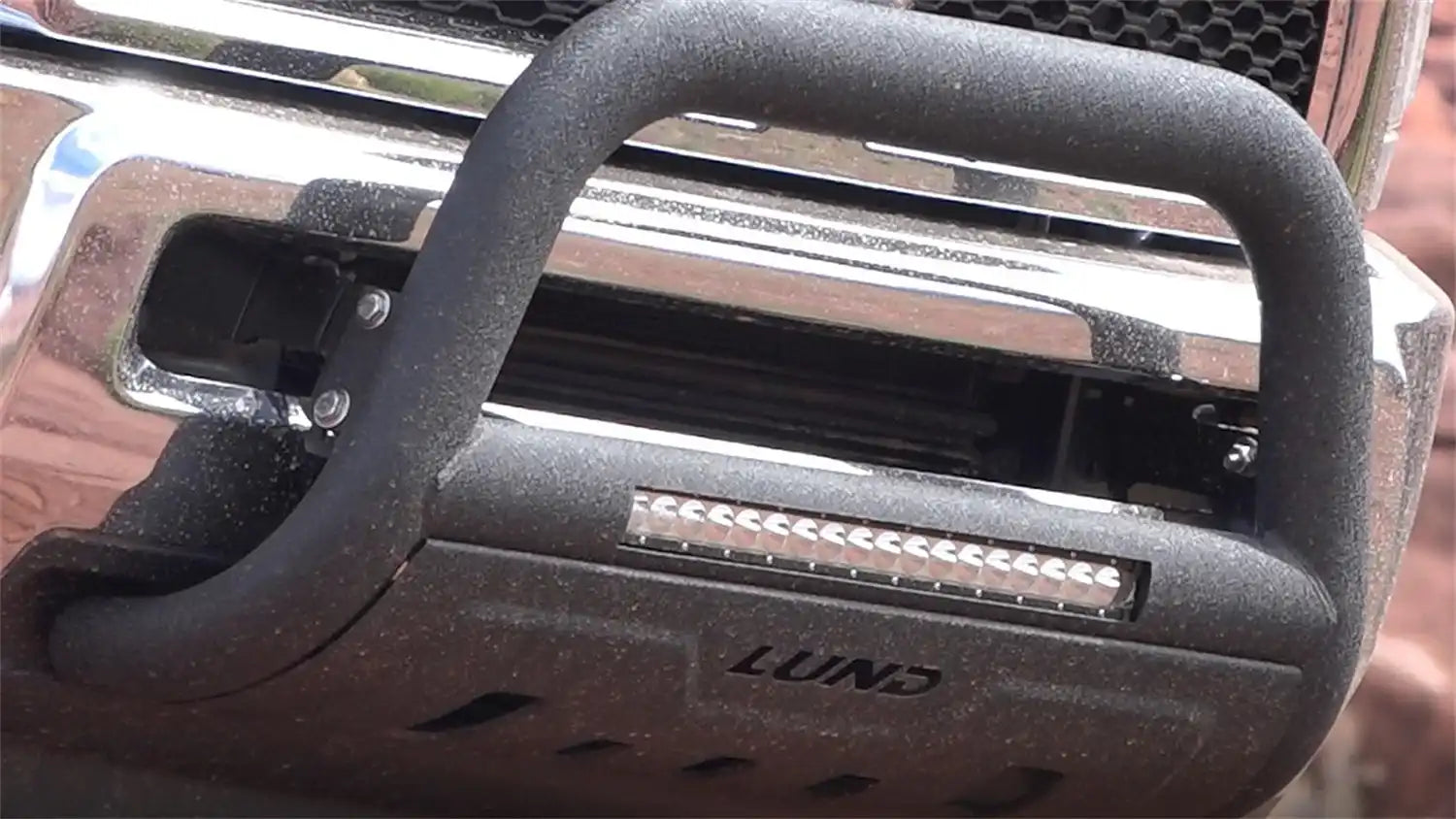 lund_47121209_bullbar_lifestyle.jpg