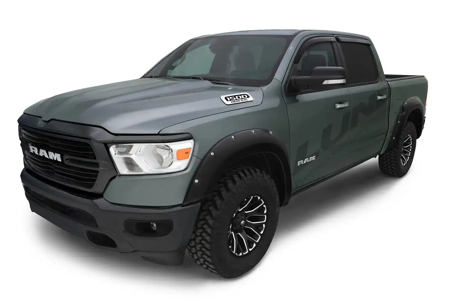 lund_rxflare_smooth_ram2500_3500_3qtr_rx137s.jpg