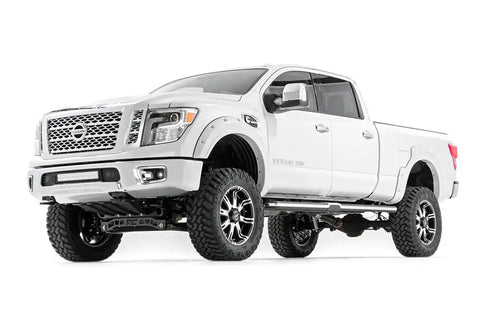 nissan-16-titanxd-white-studio-87720_1.jpg