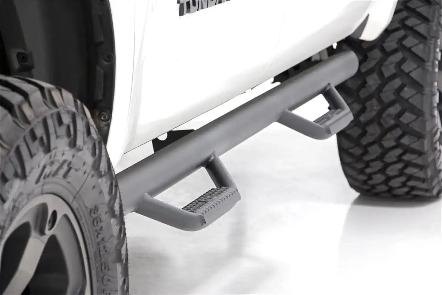 toyota-tundra-2012-stepzoom-studio.jpg