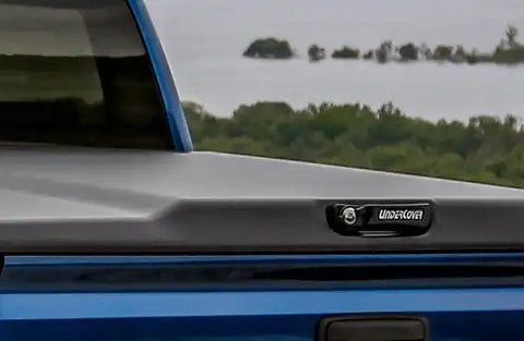 Undercover Elite Smooth One-Piece Tonneau Cover