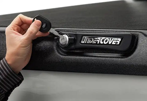 Undercover Elite Smooth One-Piece Tonneau Cover